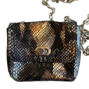 ⭐️ BANANA REPUBLIC Snakeskin Metallic Mini Crossbody Chain Strap